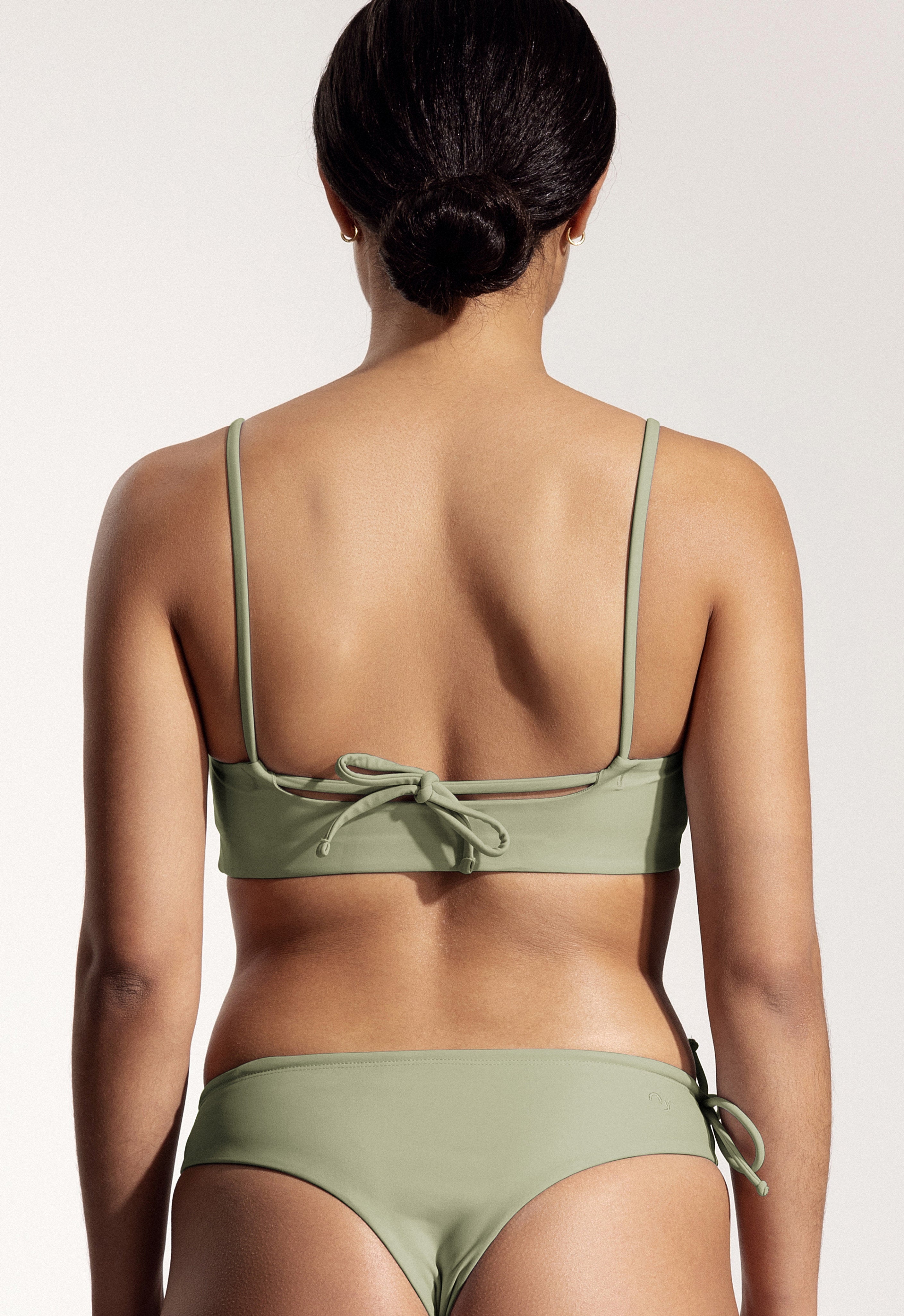 Surf Bikini Oberteil „Buri“ in Salbeigrün