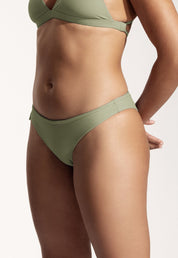 Surf Bikini Hose „Mako“ in Salbeigrün