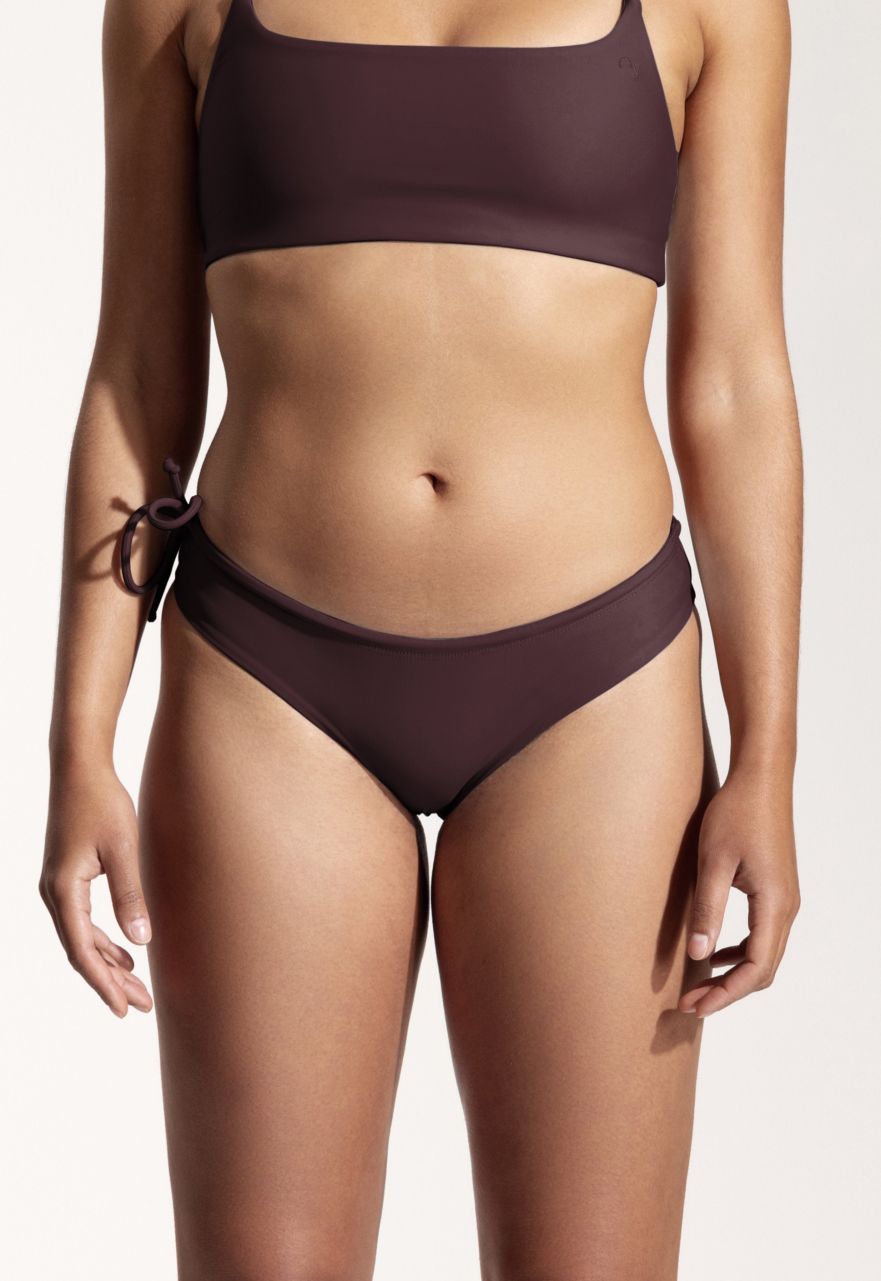 Surf Bikini Hose „Tope“ in Auberginenviolett