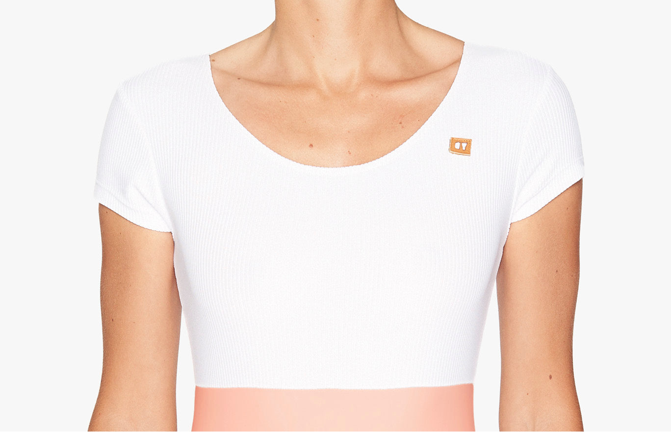 Surfanzug „Sawu“ in Appeal Orange & Weiss gerippt 1