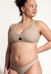 Surf Bikini Oberteil „Coho“ in Blassbraun 1