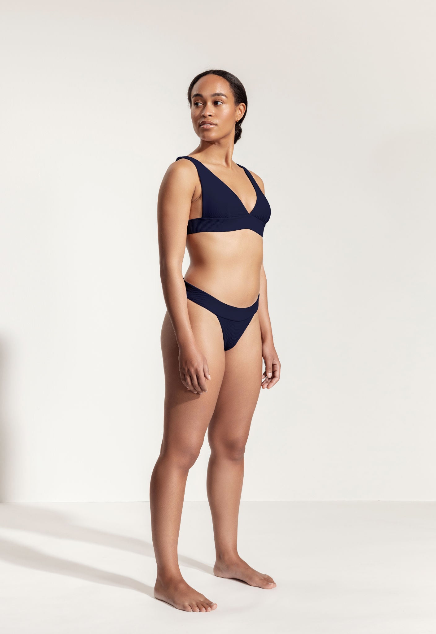 Bikini Hose „Oroshi“ in Dunkelblau gerippt 3